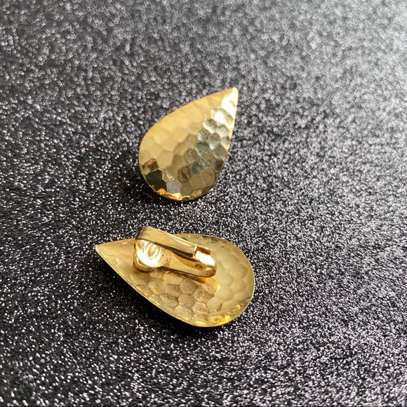 Vintage Gold Tone Hammered Drop Earrings - Picture 5 of 6